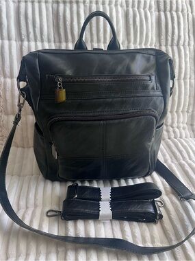 Vaschy Black Vegan Leather Convertible  - Versatile Crossbody & Backpack